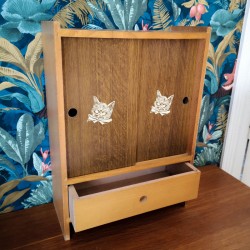 Armoire de poupée, 1960