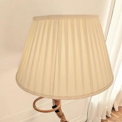 Lampadaire en rotin