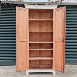 Armoire parisienne