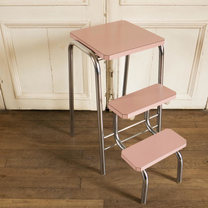 Tabouret / escabeau en formica rose