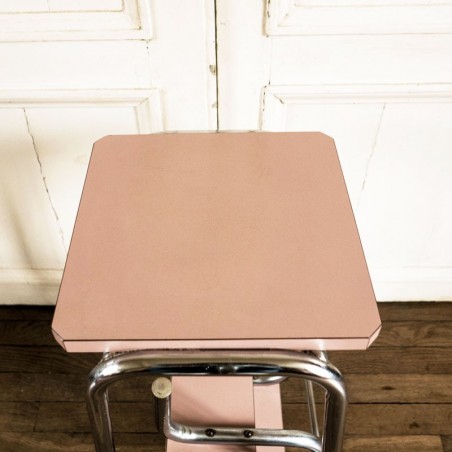 Tabouret / escabeau en formica rose