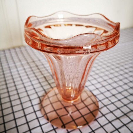 Coupes à fruits,en verre rose